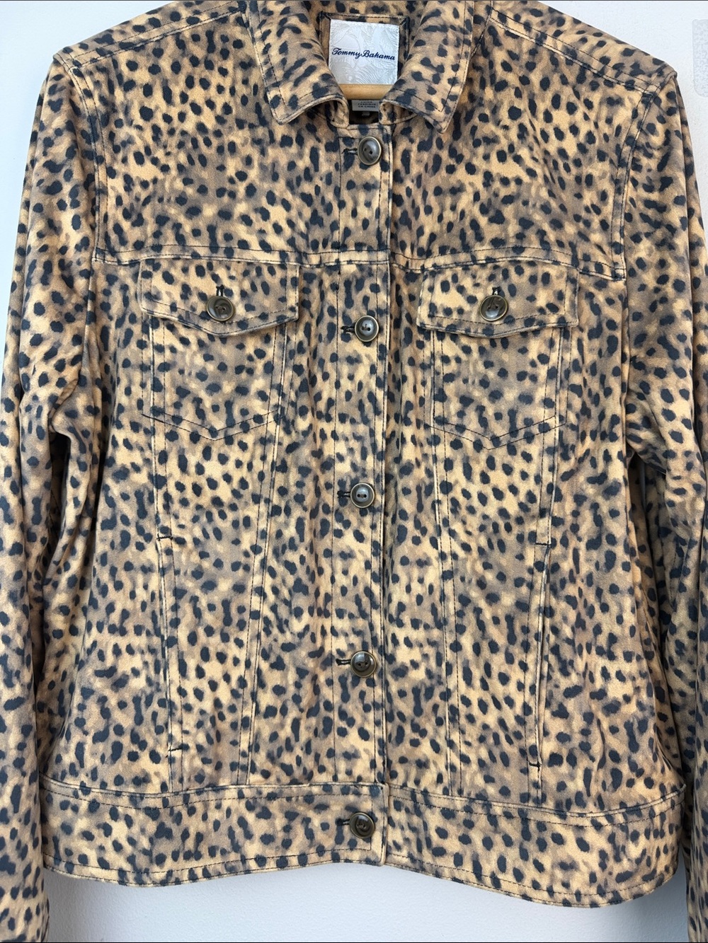Tommy Bahama Salina Sands Cheetah Print Trucker Jacket in Golden Honey Medium - Picture 5 of 16